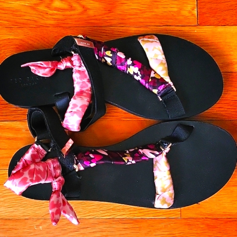 Ted Baker London Seeyi sandals